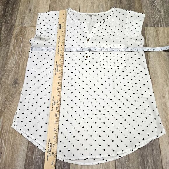 Daisy Mae Semi Sheer Heart Cap Sleeve Relaxed Fit Blouse Women's Medium White - Picture 2 of 10